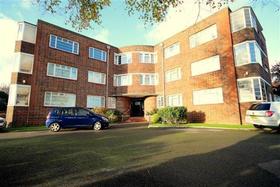 2 bedroom Flat for s...