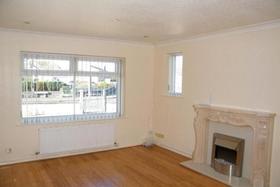 2 bedroom Bungalow t...