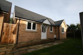 2 bedroom Detached f...