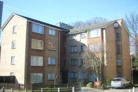 2 bedroom Property f...