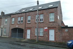 2 bedroom Flat to re...