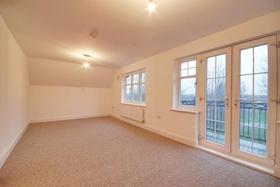 2 bedroom Flat to re...