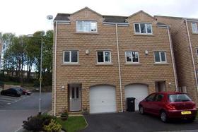 3 bedroom Town House...