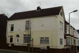 2 bedroom End of Ter...