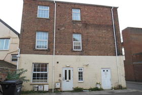 2 bedroom Flat to re...