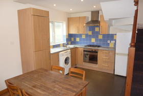 3 bedroom Cottage to...