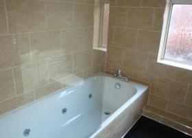 1 bedroom Room to re...