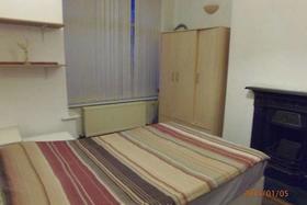 1 bedroom Property t...