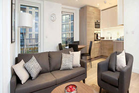 2 bedroom Flat to re...