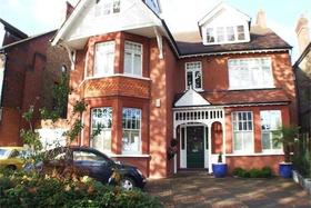 2 bedroom Flat to re...