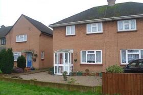 2 bedroom Property f...