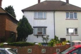 2 bedroom Property f...