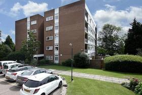 3 bedroom Flat for s...