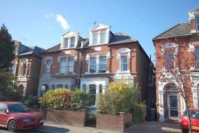 2 bedroom Flat to re...