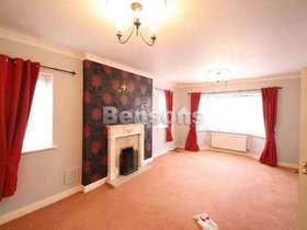 5 bedroom Detached t...