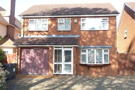 4 bedroom Detached t...