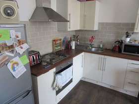 2 bedroom Flat to re...