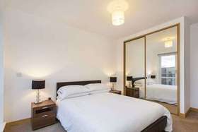 2 bedroom Flat to re...