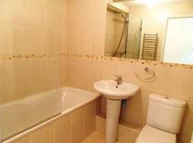 2 bedroom Cottage to...