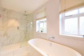 2 bedroom Detached t...