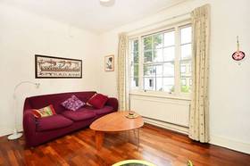 2 bedroom Flat for s...