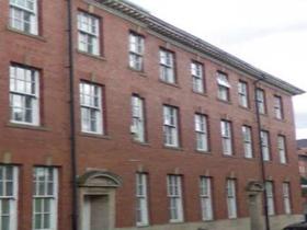 3 bedroom Flat to re...