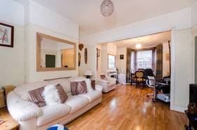 2 bedroom Detached f...