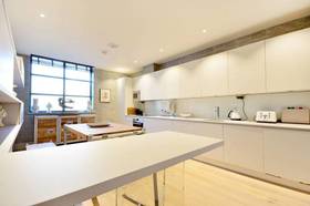 2 bedroom Flat to re...
