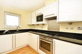 2 bedroom Flat to re...