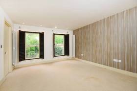 4 bedroom Detached t...