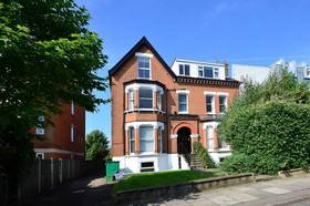 2 bedroom Flat to re...