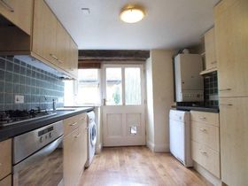 2 bedroom Property t...