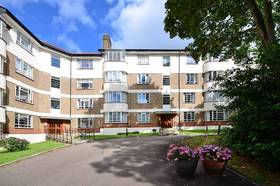 2 bedroom Flat for s...