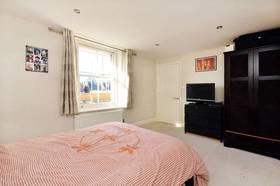 3 bedroom Flat to re...