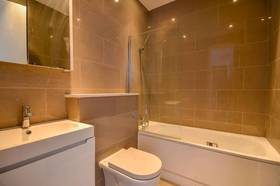 1 bedroom Flat to re...