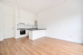 2 bedroom Flat to re...