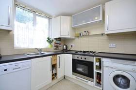1 bedroom Flat for s...
