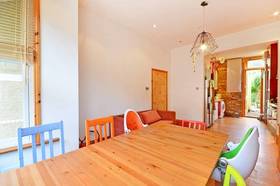 5 bedroom Detached t...
