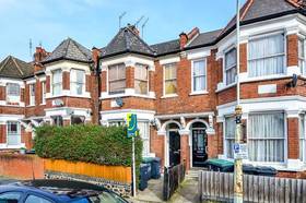 2 bedroom Flat for s...