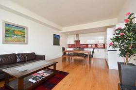 3 bedroom Flat to re...