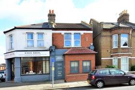 1 bedroom Flat for s...