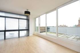 2 bedroom Flat to re...