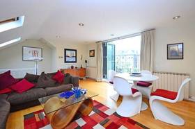 3 bedroom Flat for s...