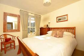 2 bedroom Flat to re...