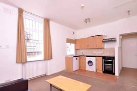 1 bedroom Flat to re...