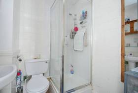 2 bedroom Flat to re...