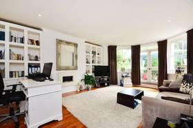 2 bedroom Flat to re...