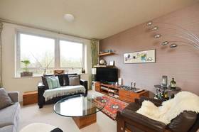 2 bedroom Flat to re...