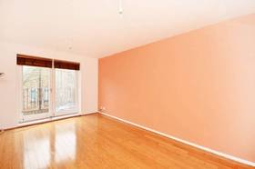 2 bedroom Flat to re...