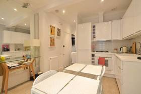 2 bedroom Flat to re...